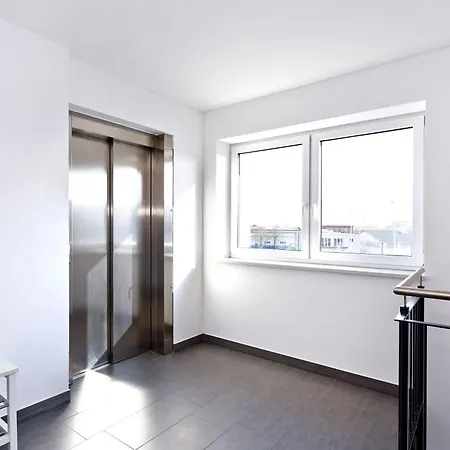 City Marina, Cm18-7 Apartment *